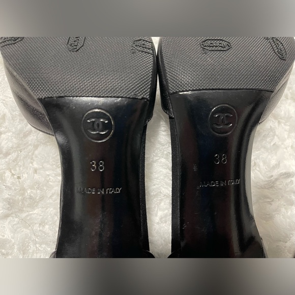 CHANEL Vintage Black Leather Pumps Heels Shoes Size 38 - Picture 11 of 12